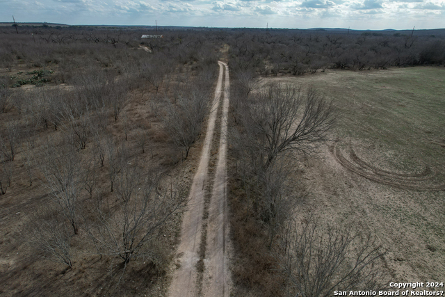 Listing photo id 14 for 6425 Us Highway 90 W