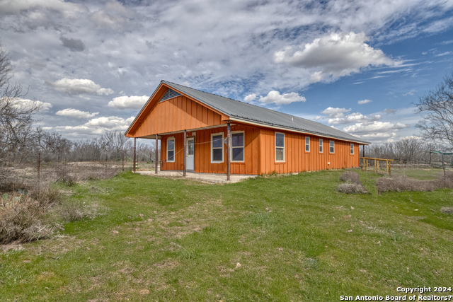 Listing photo id 0 for 6425 Us Highway 90 W