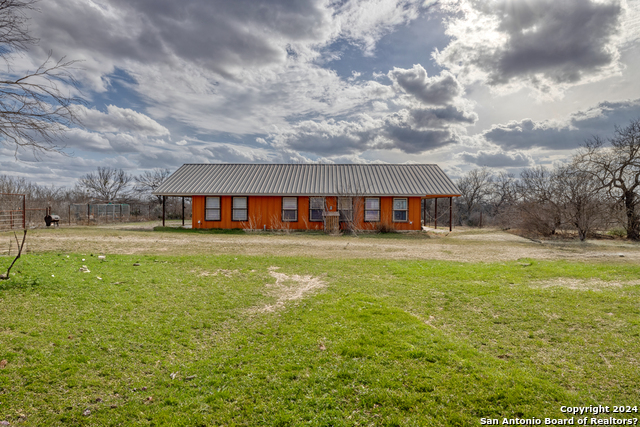 Listing photo id 29 for 6425 Us Highway 90 W