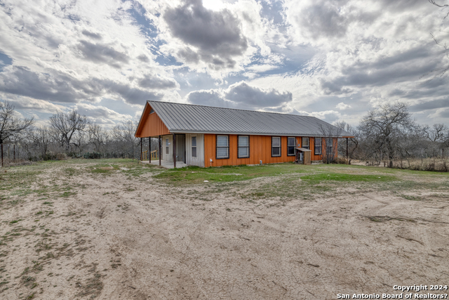 Listing photo id 30 for 6425 Us Highway 90 W