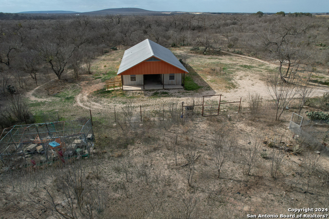 Listing photo id 3 for 6425 Us Highway 90 W