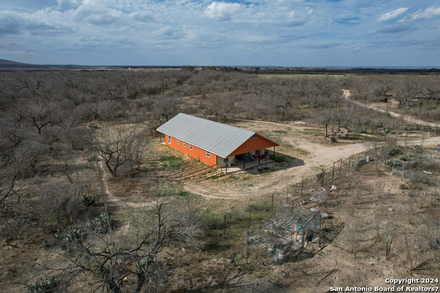 Listing photo id 4 for 6425 Us Highway 90 W