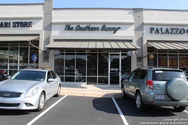 Listing photo id 0 for 18720 Stone Oak Pkwy