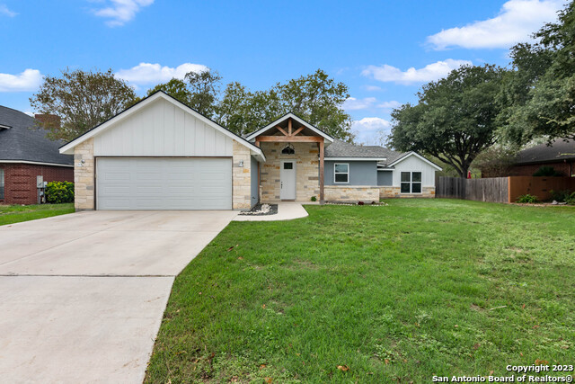 Details for 230 Club View West, Seguin, TX 78155