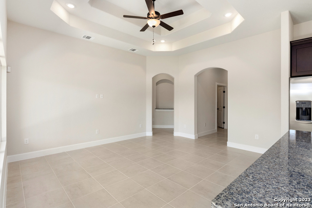 Image 17 of 28 For 215 Park Circle