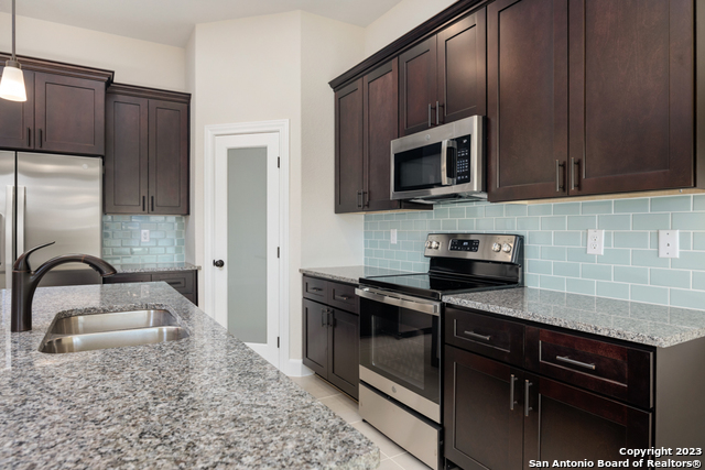 Image 2 of 28 For 215 Park Circle