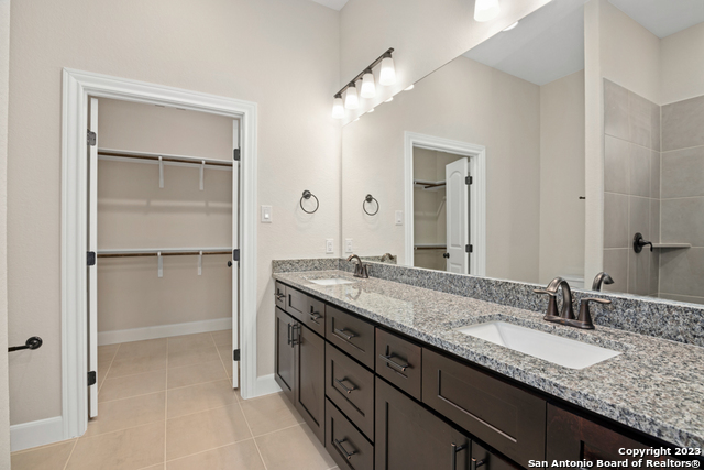 Image 20 of 28 For 215 Park Circle