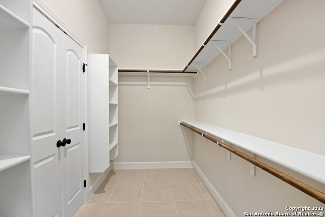 Image 22 of 28 For 215 Park Circle