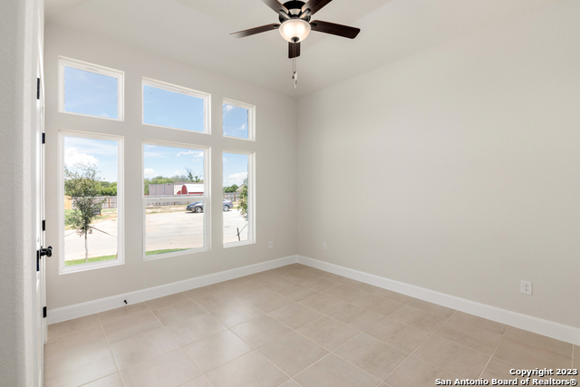 Image 6 of 28 For 215 Park Circle