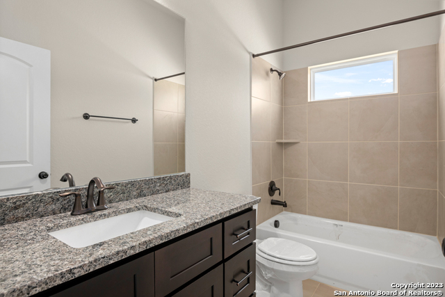 Image 8 of 28 For 215 Park Circle