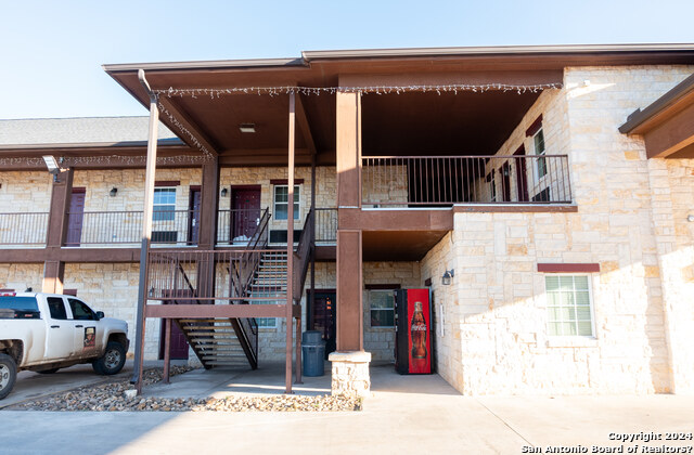 Image 10 of 18 For 1707 Comal St W