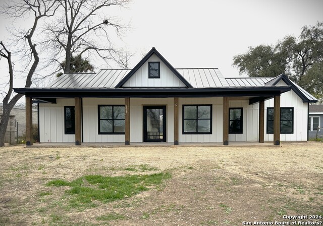 Details for 747 Getty St N, Uvalde, TX 78801