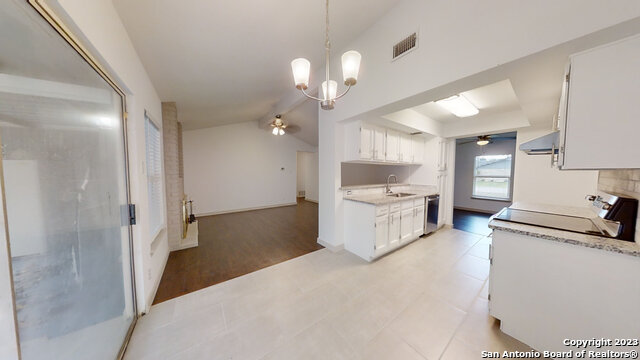 Listing photo id 1 for 11910 Autumn Vista St