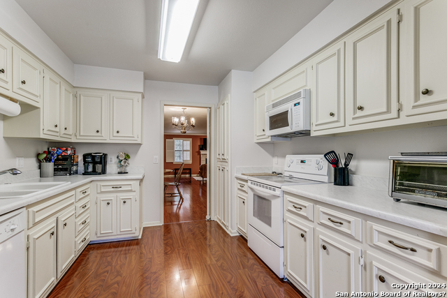 Image 16 of 27 For 8415 Fredericksburg Rd  603