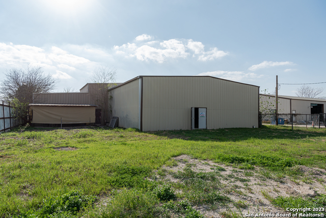 Listing photo id 3 for 11785 Fm 1518