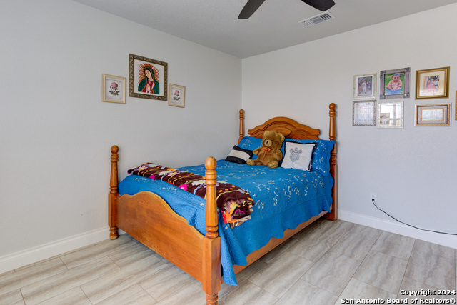 Image 27 of 40 For 2911 Morningside Dr