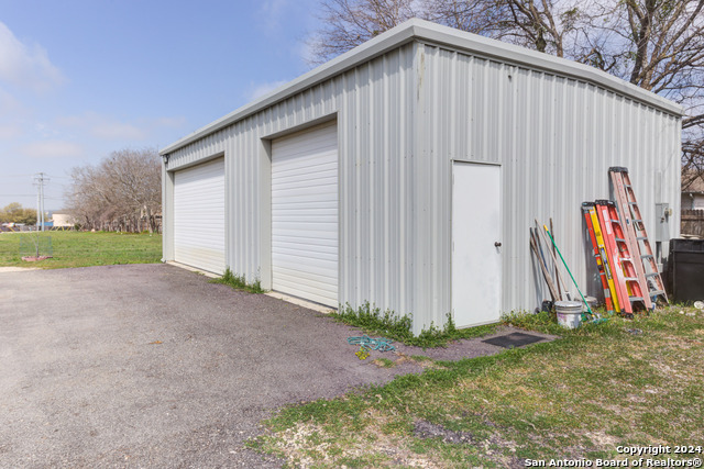 Image 31 of 40 For 2911 Morningside Dr