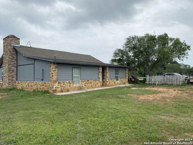 Details for 105 County Road 775, Devine, TX 78016