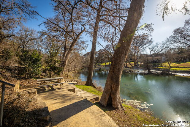 Image 10 of 26 For 1247 Gruene Rd  302