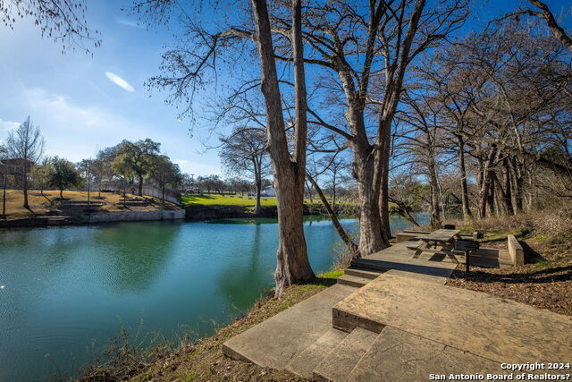 Image 11 of 26 For 1247 Gruene Rd  302