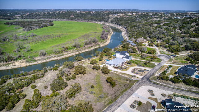 Image 15 of 42 For 365 River Cliff Pl