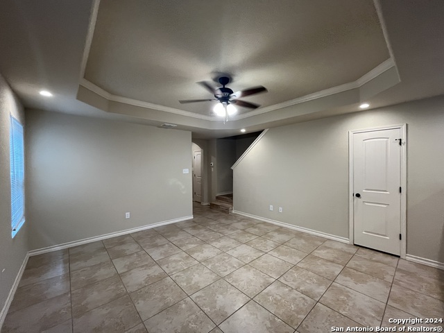 Image 4 of 29 For 6926 Lakeview Dr  102