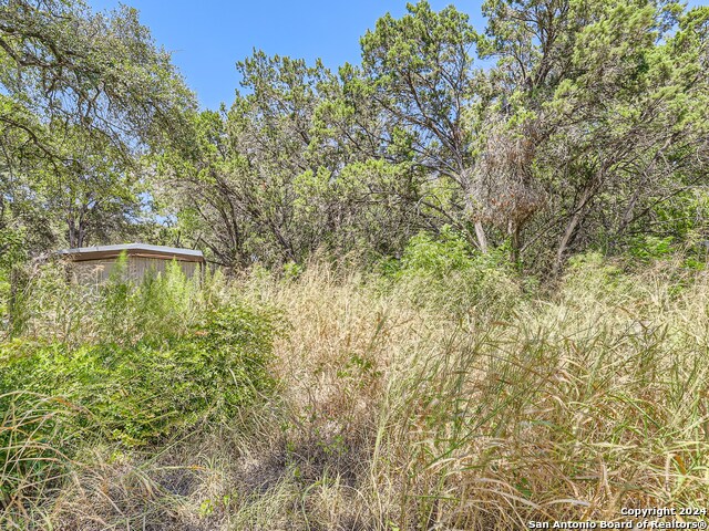 Listing photo id 1 for 7214 Comstock Cove