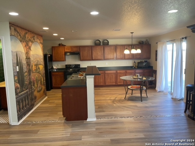 Listing photo id 8 for 4835 Adkins Trail