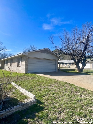 Image 3 of 21 For 1902 College