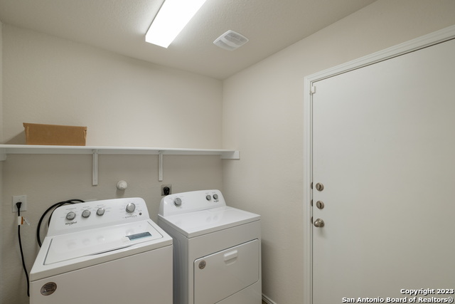 Listing photo id 7 for 4314 Caraway Bay