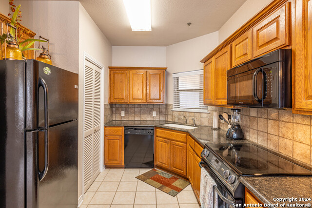 Image 14 of 19 For 20 Tapatio Dr E 111