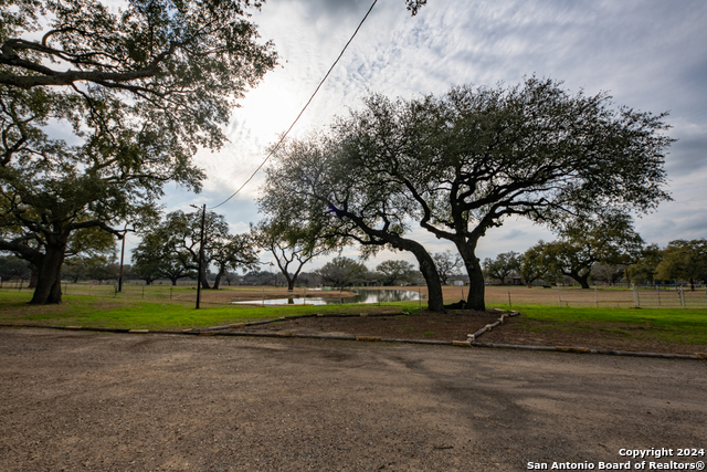 Image 29 of 50 For 949 County Road 665