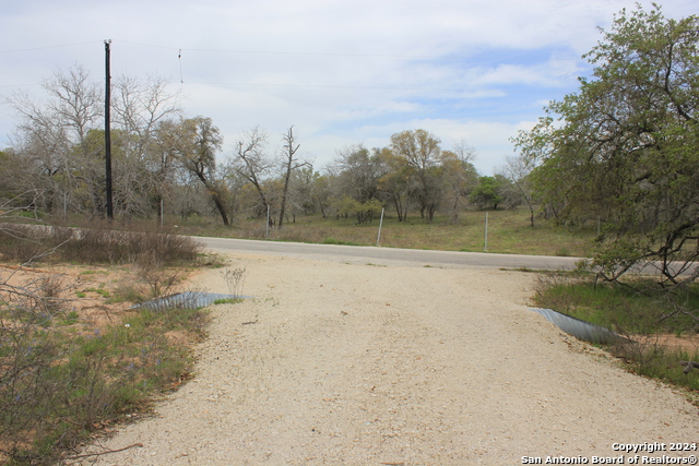 Image 8 of 23 For 818 Encino Way