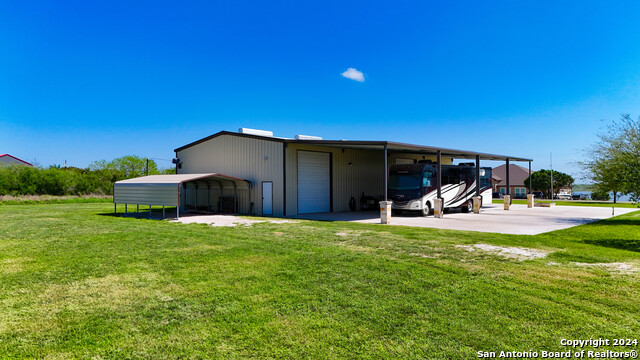 Image 10 of 29 For 100 Breesport Dr