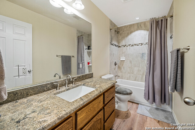 Image 12 of 29 For 100 Breesport Dr