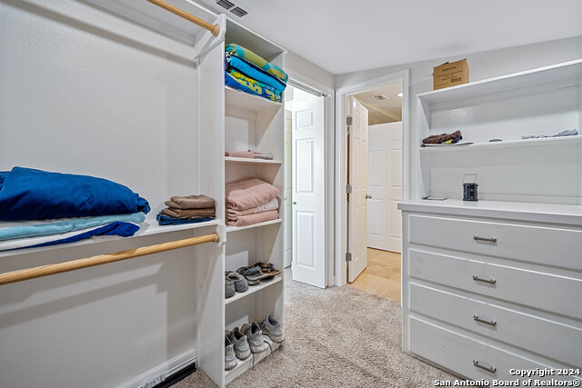 Image 19 of 29 For 100 Breesport Dr