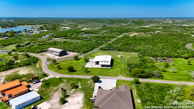 Image 24 of 29 For 100 Breesport Dr