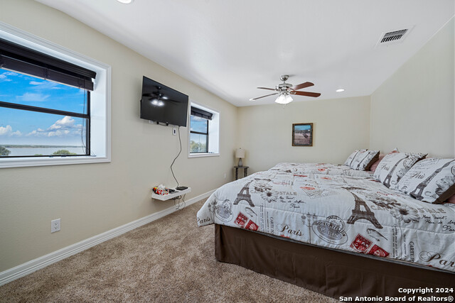 Image 6 of 29 For 100 Breesport Dr