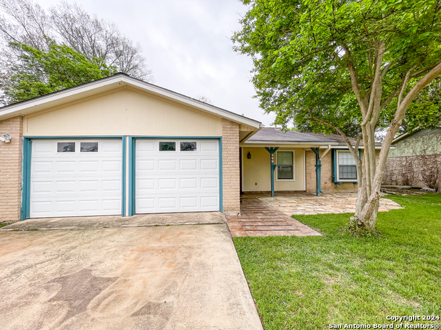 Details for 599 Dallas St W, New Braunfels, TX 78130