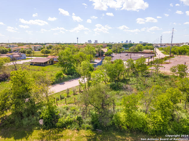 Image 8 of 19 For 1807 Burleson