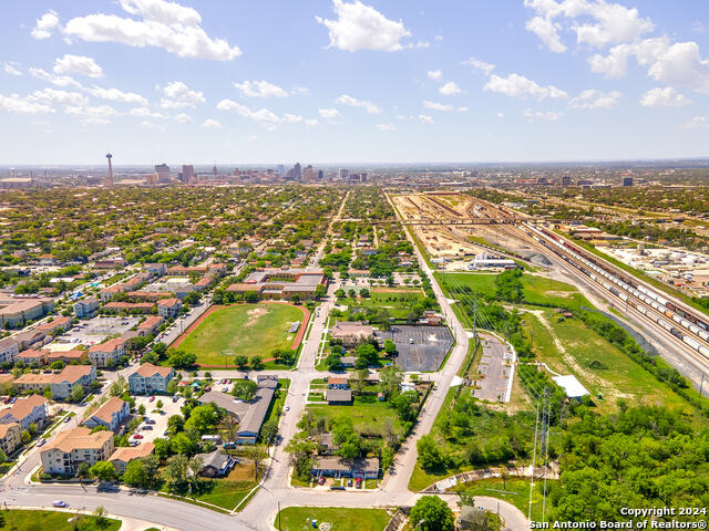 Image 9 of 19 For 1807 Burleson