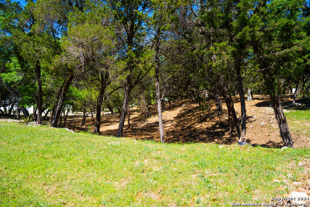 Image 13 of 13 For 128 Balcones Bend