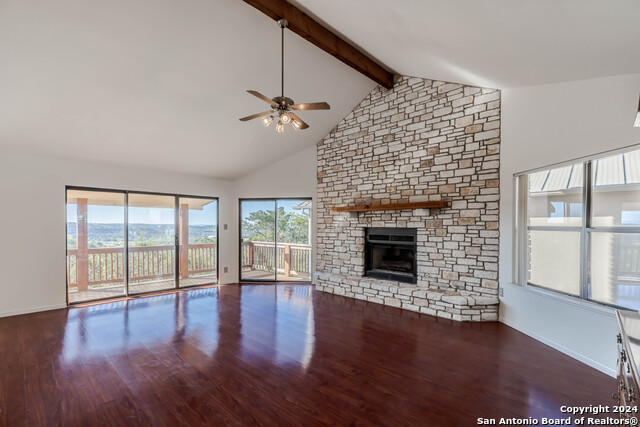 Listing photo id 10 for 107 Mesa Del Sol