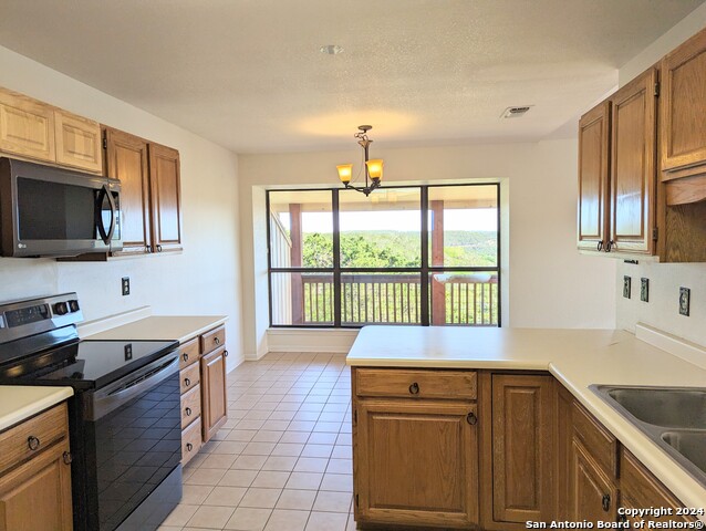 Listing photo id 7 for 107 Mesa Del Sol