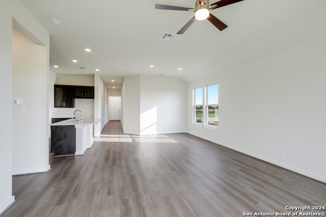 Image 11 of 27 For 12240 Latticework