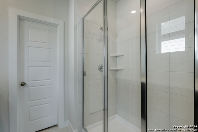 Image 16 of 27 For 12240 Latticework