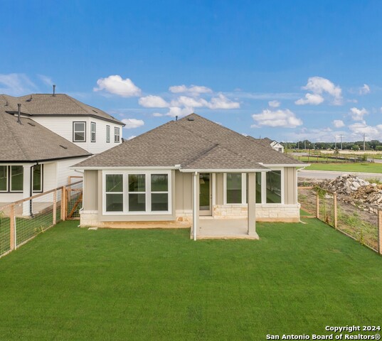 Image 22 of 27 For 12240 Latticework