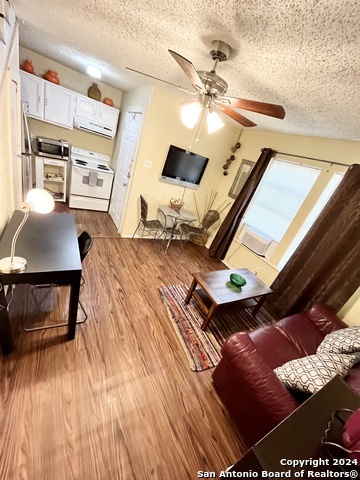 Details for 2005 Santa Anna  2, San Antonio, TX 78201