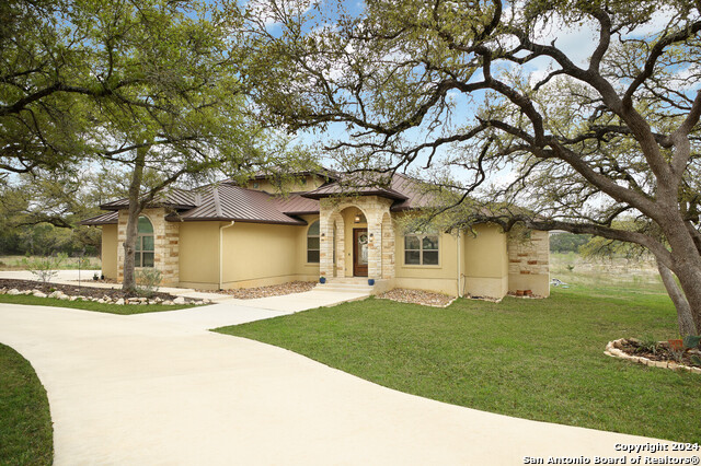 Image 4 of 49 For 5664 Dry Comal Dr