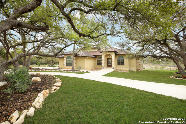 Image 5 of 49 For 5664 Dry Comal Dr